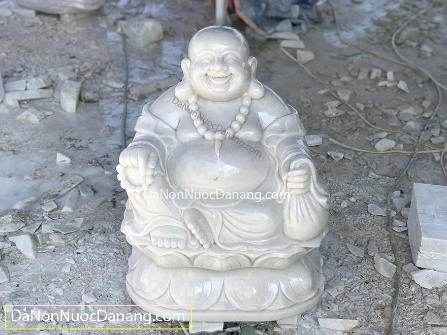 Tượng Phật Di Lặc bằng đá trắng Non Nước, Đà Nẵng