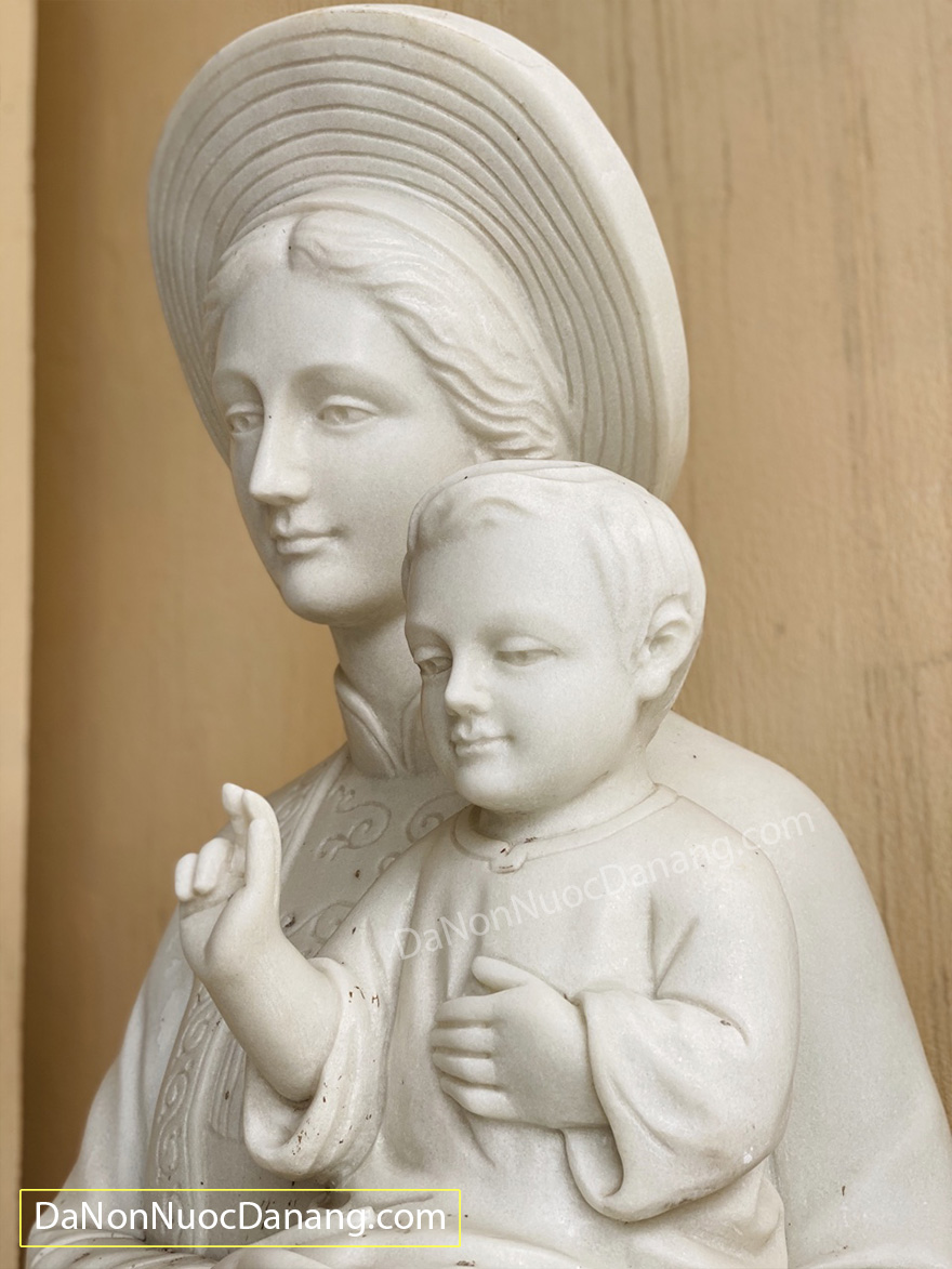 Tượng Đức Mẹ bằng Đá và Tượng Công Giáo
